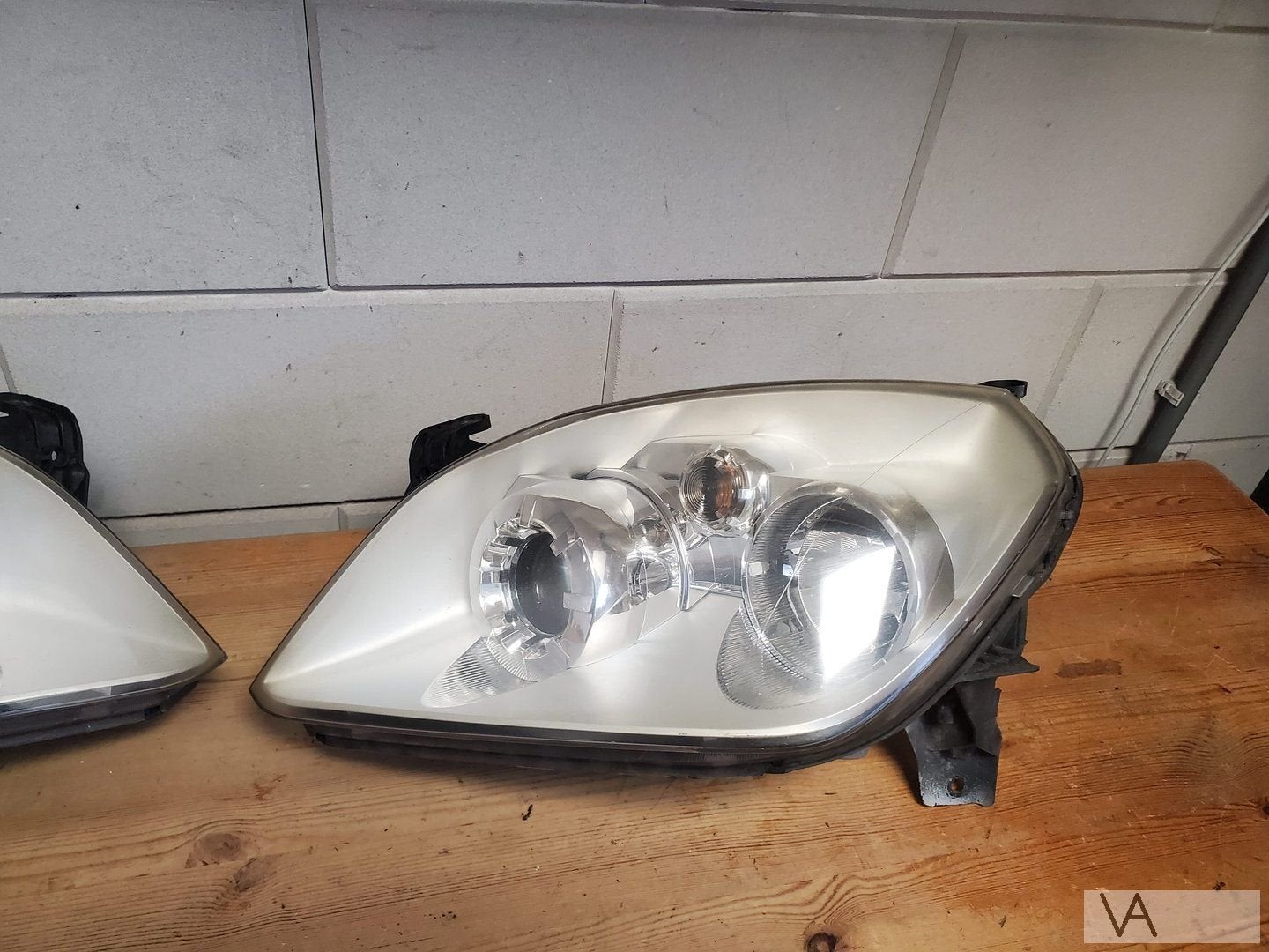 Opel Tigra 2004 - 2010 koplamp links zilver met ribbel €100, -, Opel, Utilisé, -