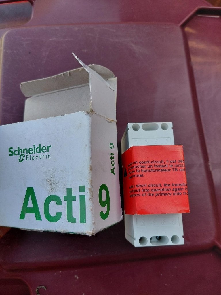 Schneider Acti9 iTR 8VA bell transformer, Bricolage & Construction, Enlèvement ou Envoi, Neuf, Schneider Electric, Onduleur