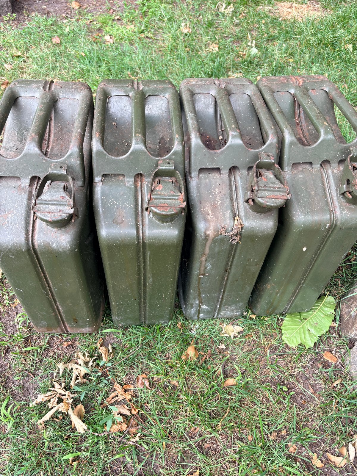 Jerricans militaires métalliques, Collections, Objets militaires | Général, Armée de terre, Enlèvement