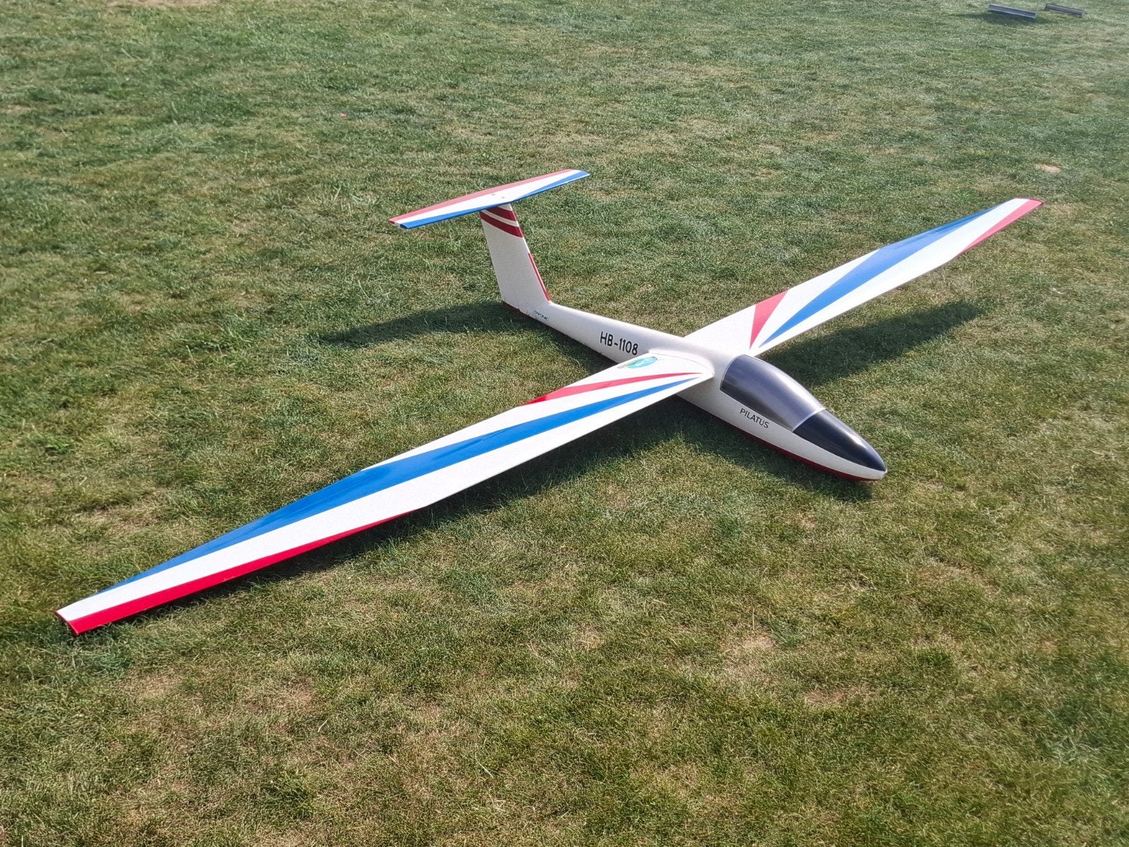 B4 pilatus, Hobby en Vrije tijd, Modelbouw | Radiografisch | Vliegtuigen, Gebruikt, Ophalen