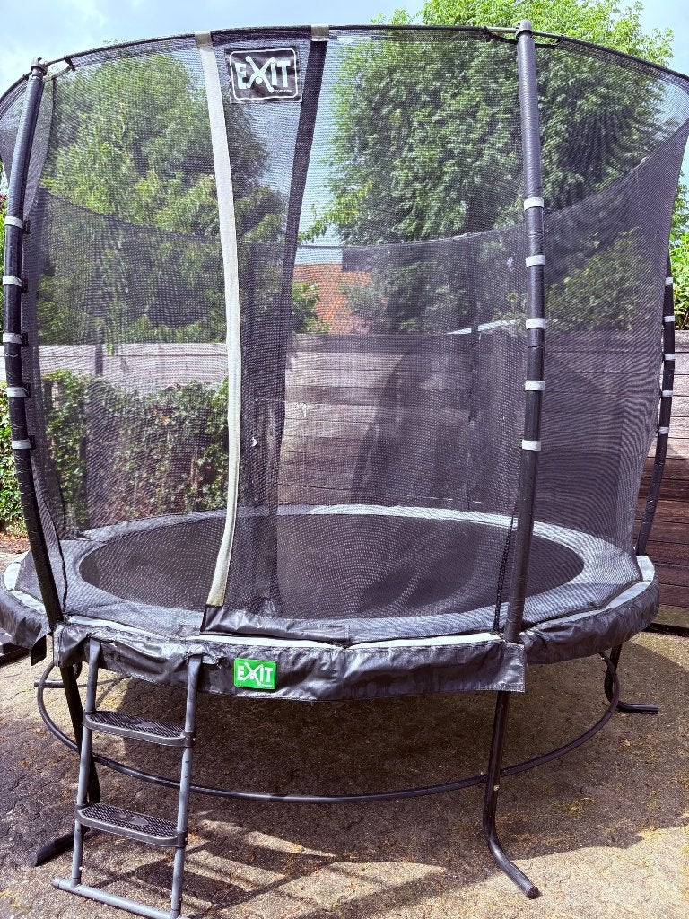Trampoline Exit, Enlèvement, Utilisé