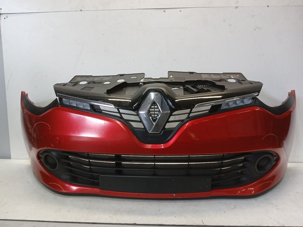 Bumper voor Renault Clio, Onderdelen@venauto.nl, Van der Ven Autorecycling B.V., Gebruikt, Ettenseweg 76, 4706 PB Roosendaal, The Netherlands