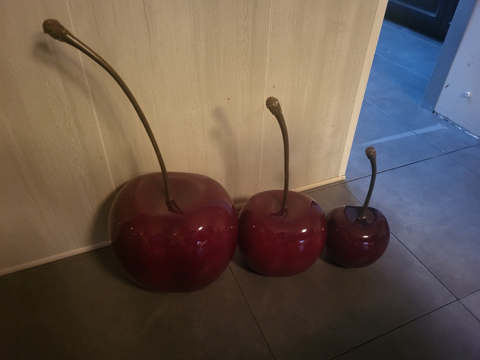Decoratie kersen 3 stuks, Huis en Inrichting, Woonaccessoires | Overige, Ophalen, Zo goed als nieuw, Rood, Steen/keramiek
