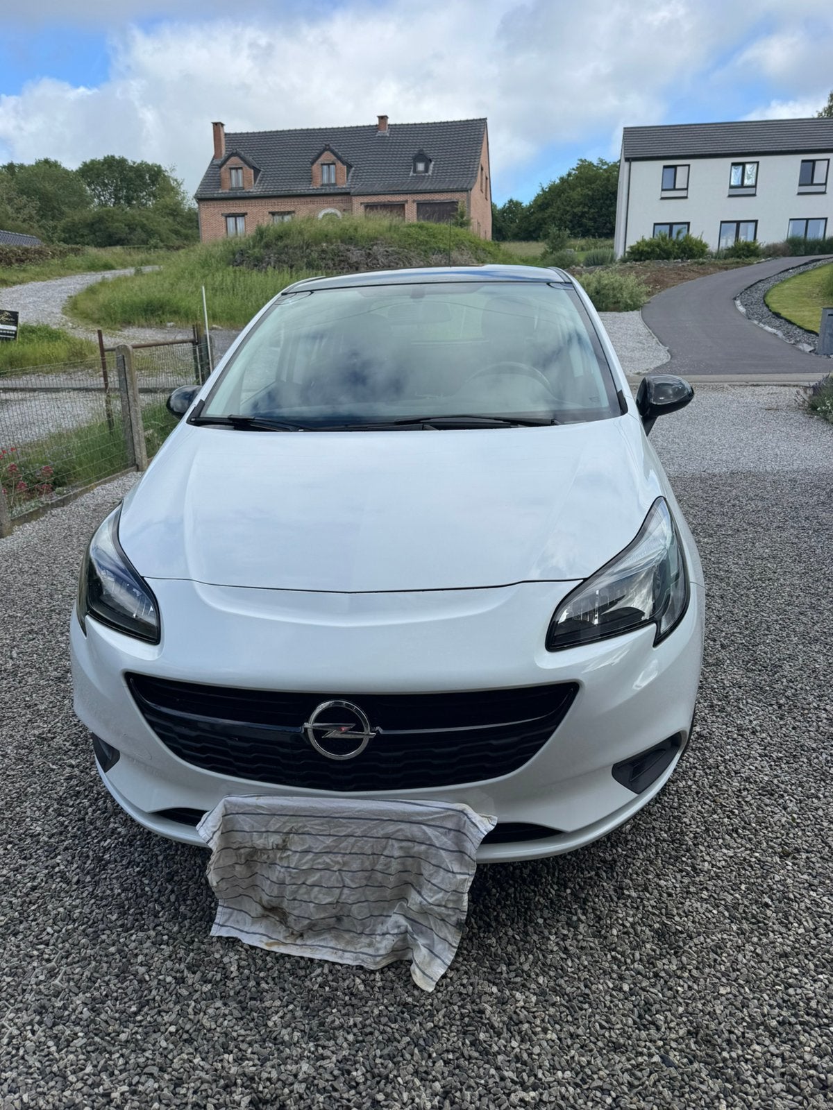 Opel Corsa zwarte editie, Auto's, Voorwielaandrijving, Stof, 4 cilinders, Wit
