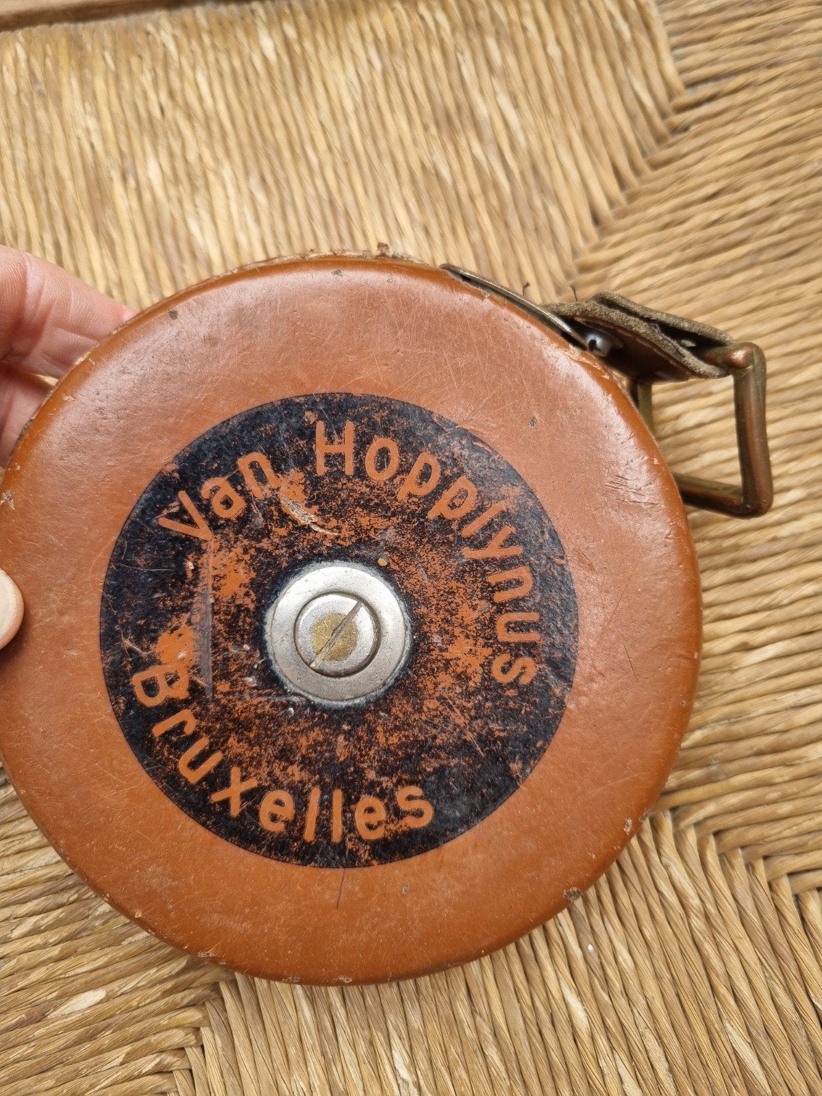 Antiek meetlint, Ophalen
