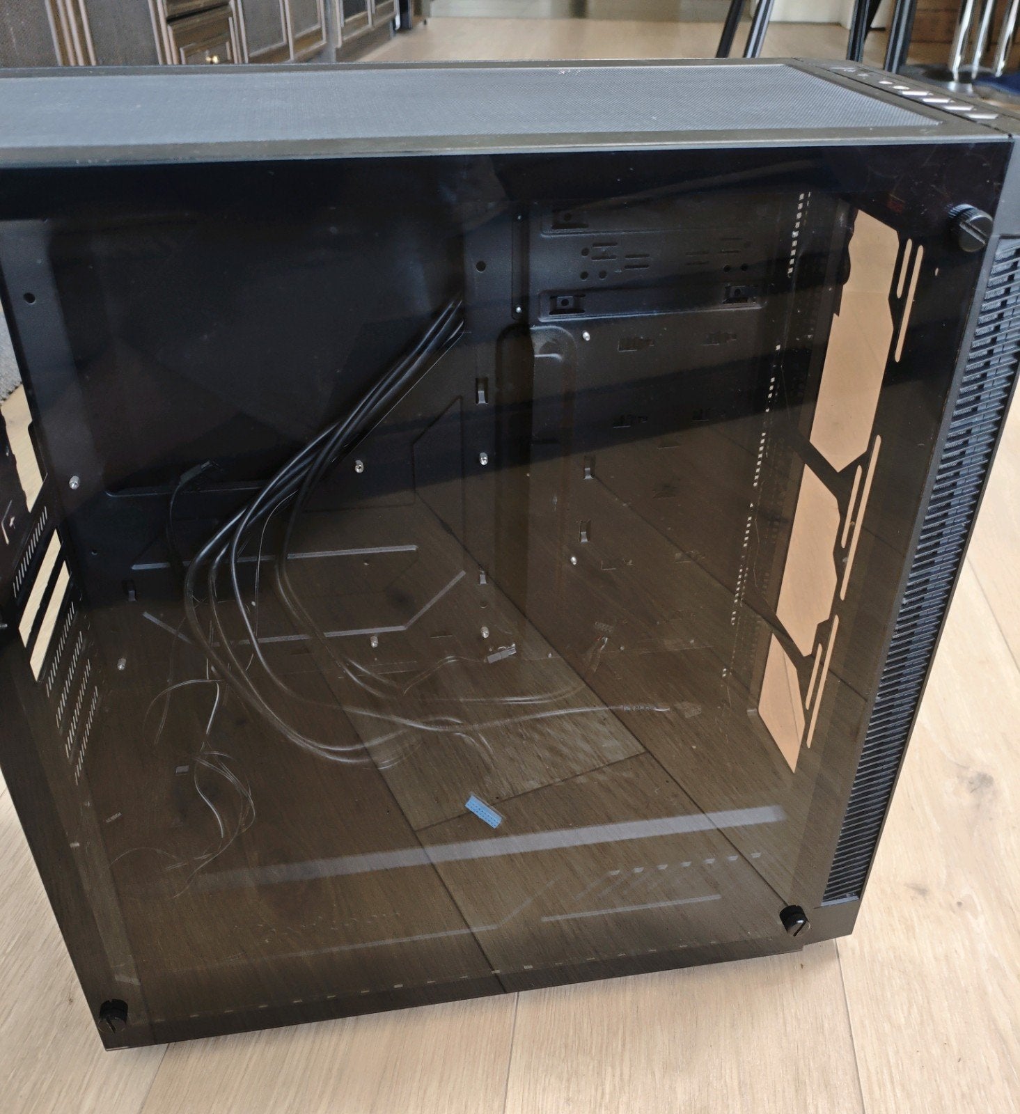 Sharkoon tg5, Informatique & Logiciels, Boîtiers d'ordinateurs, Enlèvement