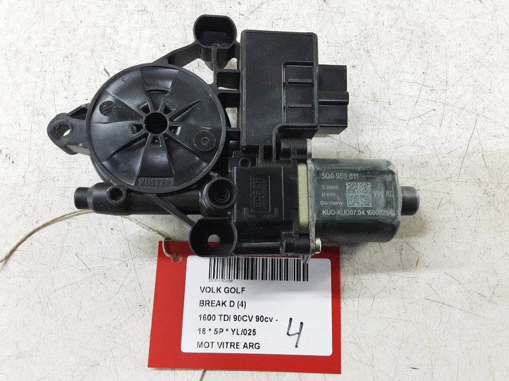 MOTEUR LEVE VITRE ELECTRIQUE ARRIÈRE GAUCHE (5Q0959811), Autos : Pièces & Accessoires, Arrière, Volkswagen, Mevr. I. Hauben, Utilisé