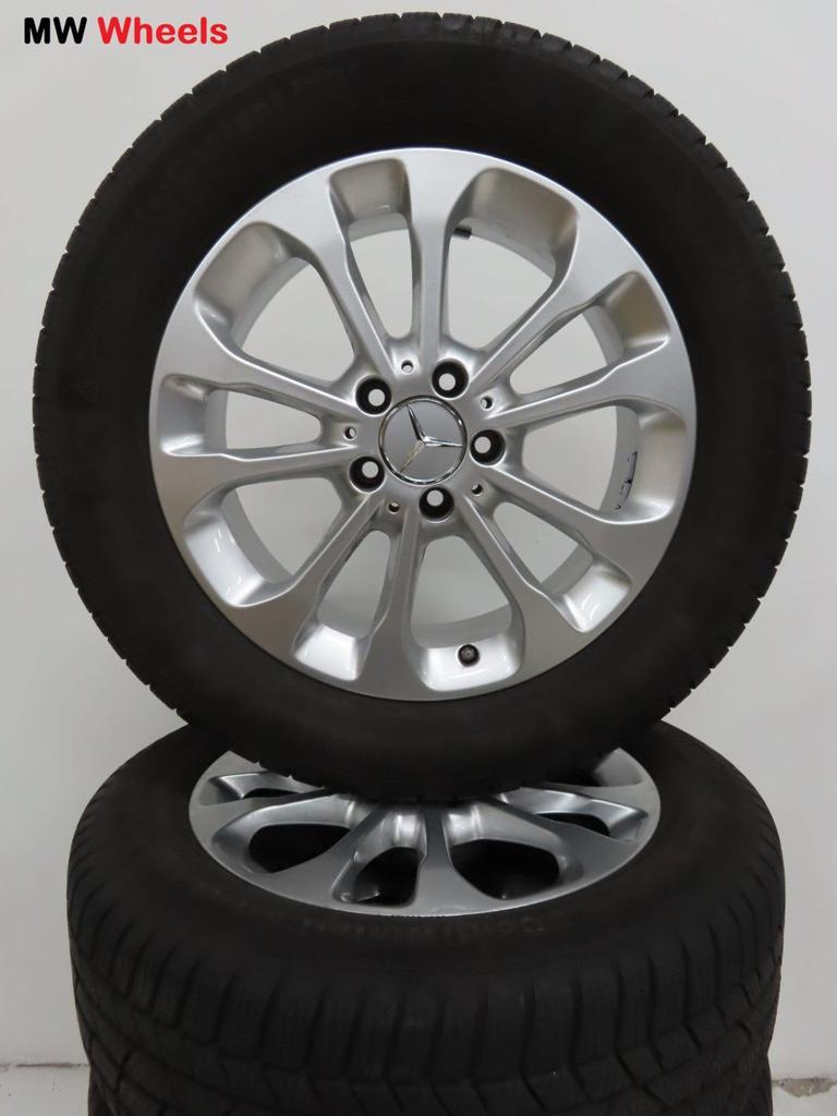 Mercedes Benz 17 inch velgen GLA met winterbanden 8 mm, Auto-onderdelen, Gebruikt, -, -, Banden en Velgen