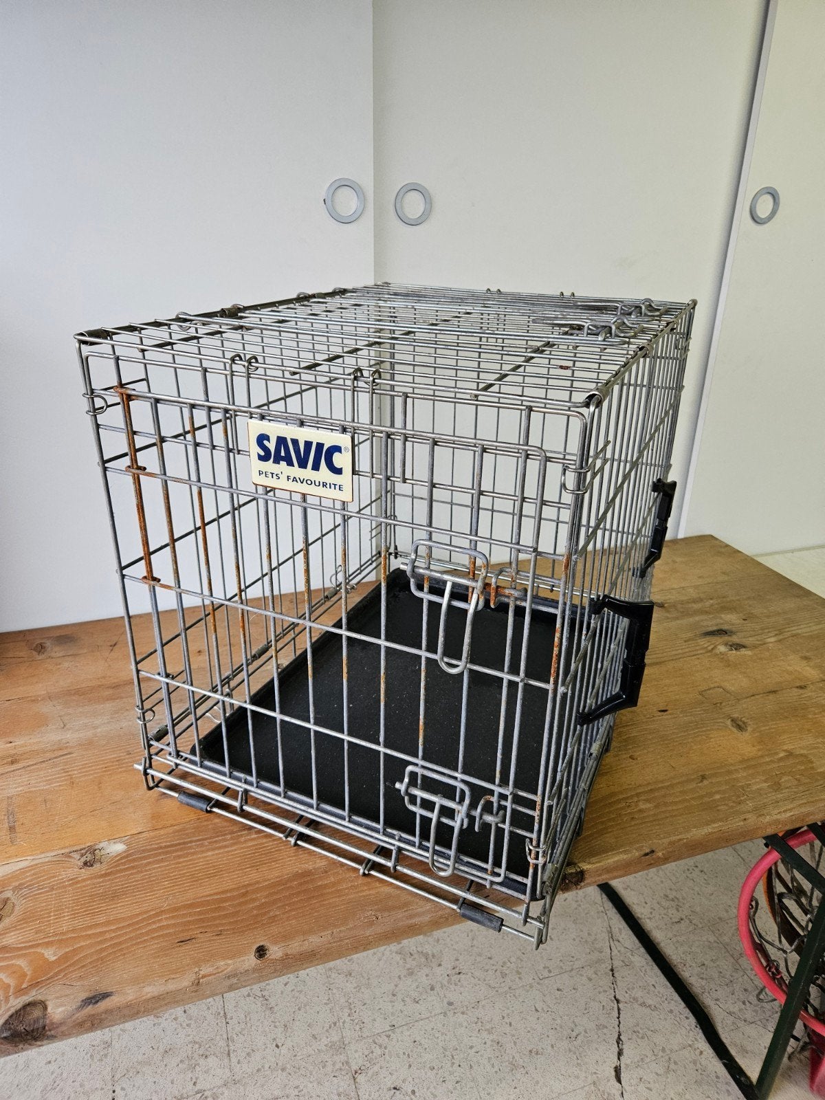 Cage pour petit chien, Enlèvement