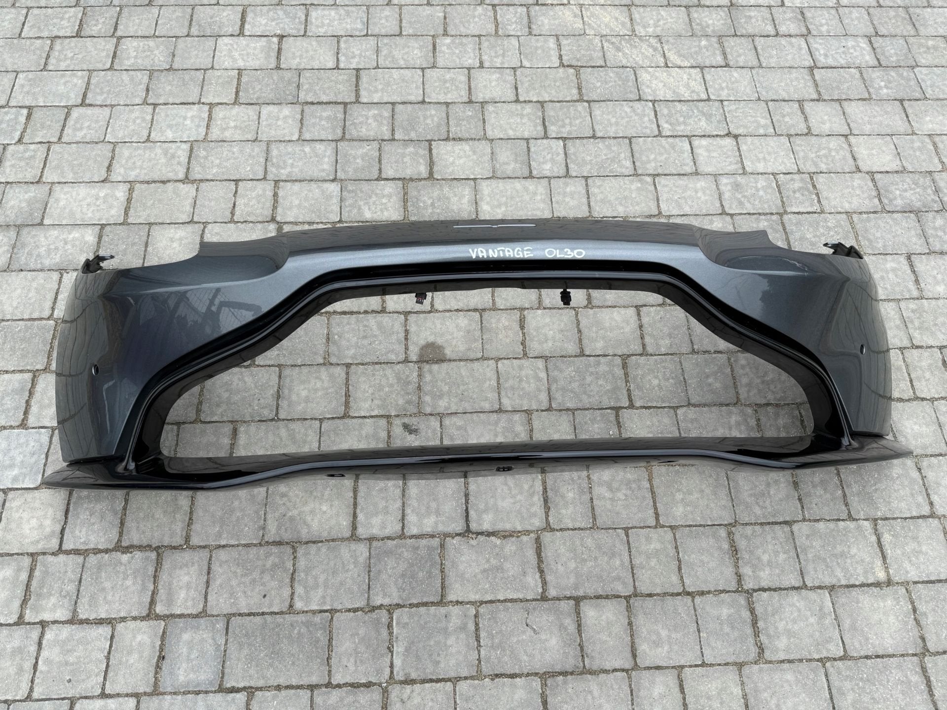 Aston Martin Vantage Voorbumper 18, Auto-onderdelen, Gebruikt, Customerservice@astonmartin.com, Bumper, Aston Martin Lagonda Limited