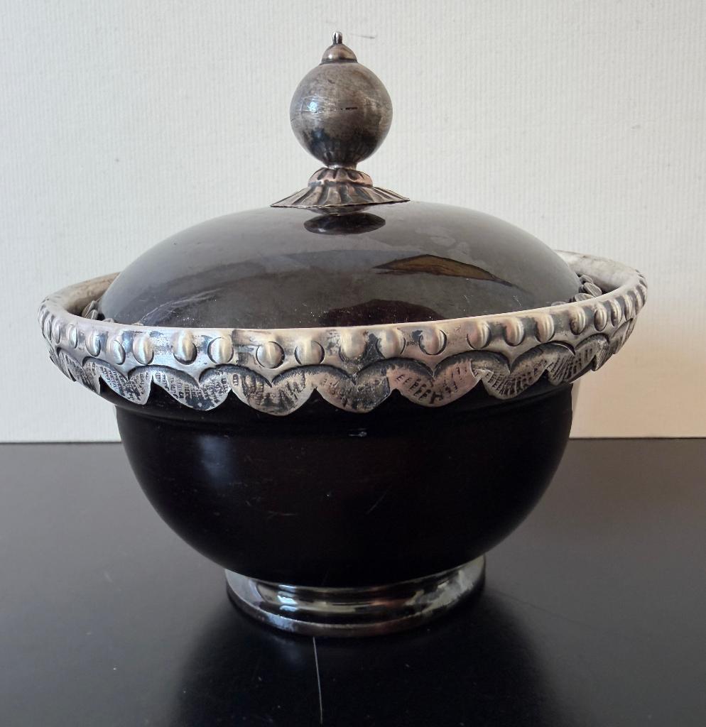 Sucrier 18e NAMUR faïence terres noires au deuil de la Reine, Antiquités & Art, Antiquités | Céramique & Poterie, Envoi