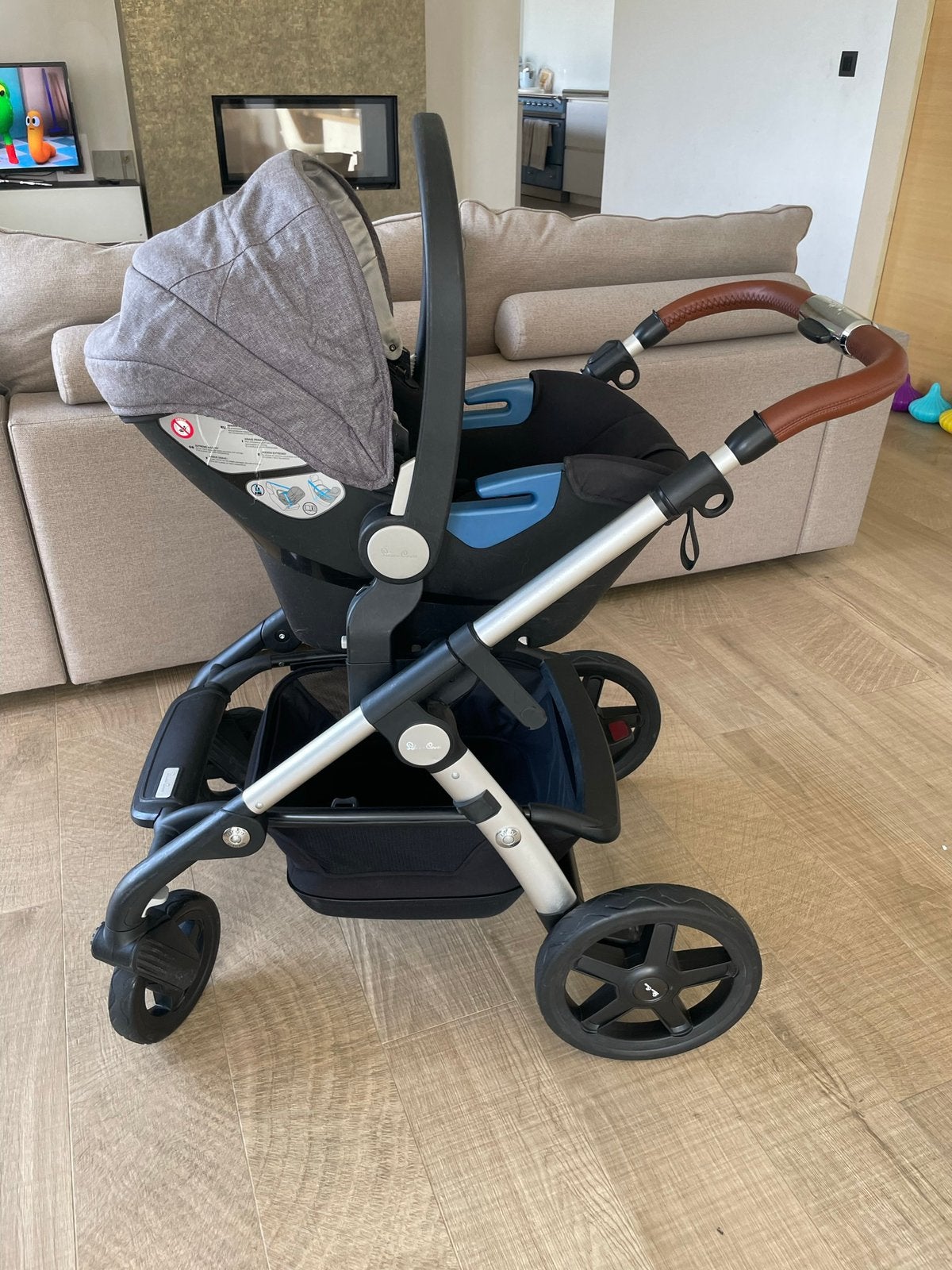Kinderwagen met alle toebehoren, Kinderen en Baby's, Kinderwagens en Combinaties, Ophalen, Zo goed als nieuw, Kinderwagen