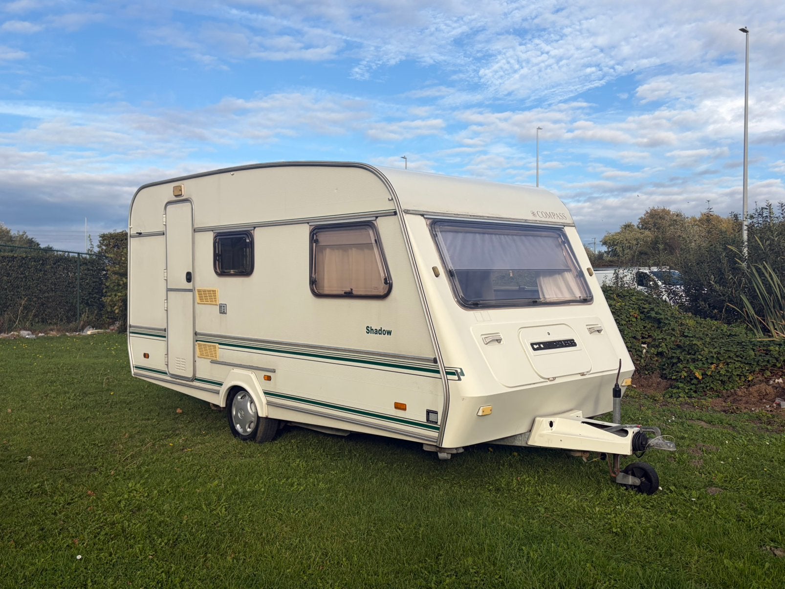 Compass Shadow 430 + Voortent - Inschrijfklaar, Particulier
