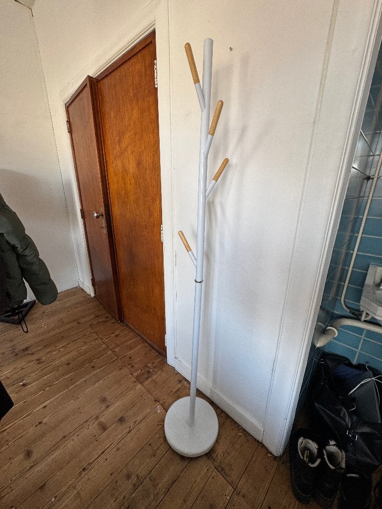 Staande kapstok wit met houten haken en ronde voet, Ophalen, Gebruikt, Staande kapstok