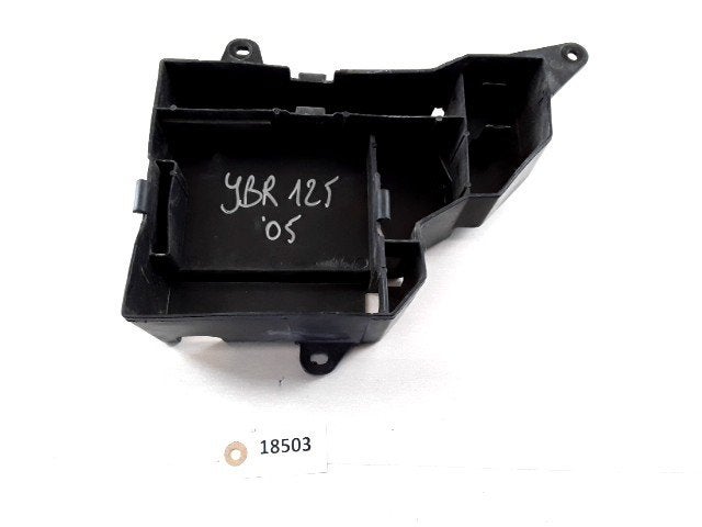 YBR125 2005 - 2006 Yamaha Batterijbak D1-35267