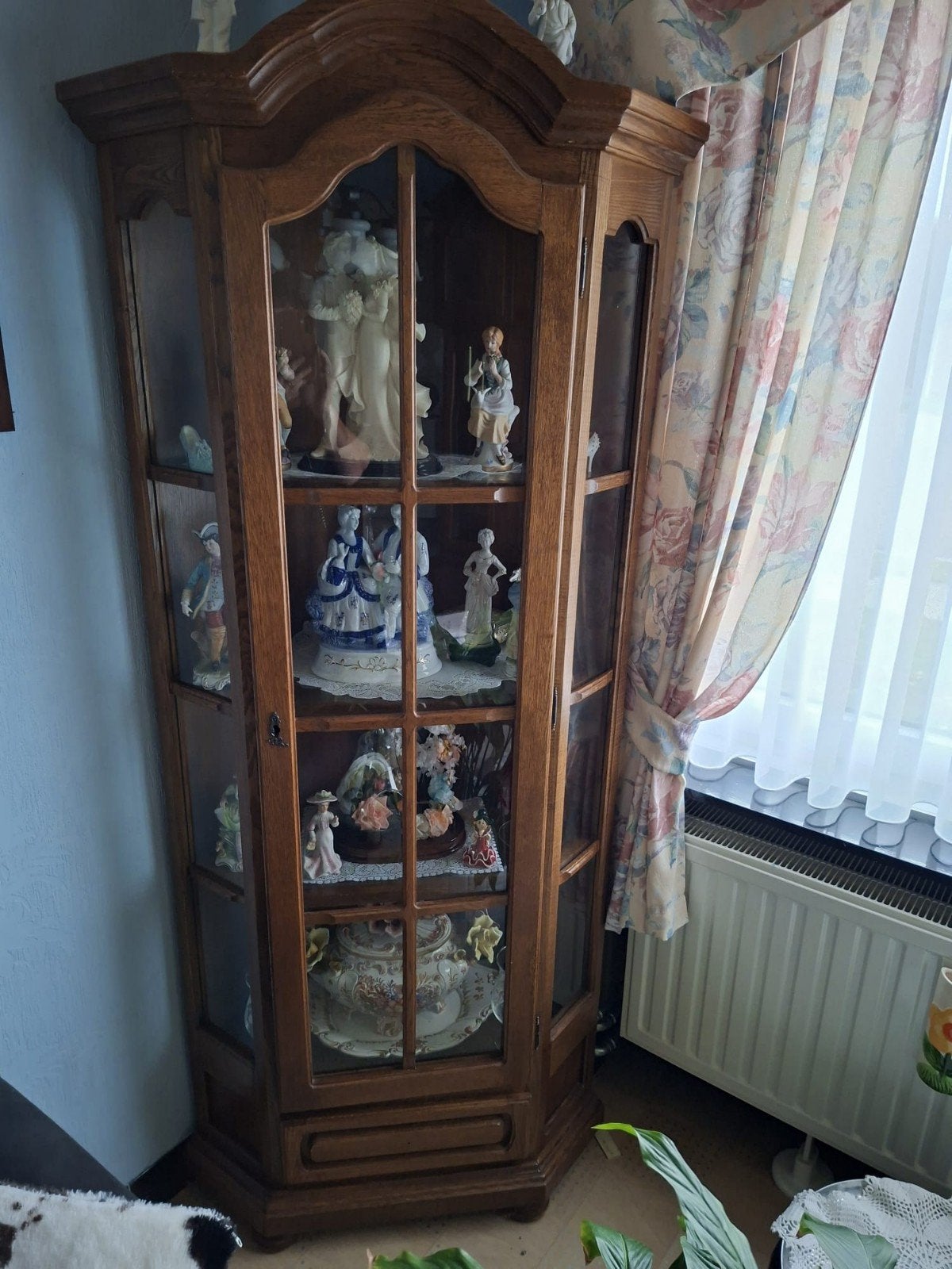 antieke vitrine kasten, Ophalen