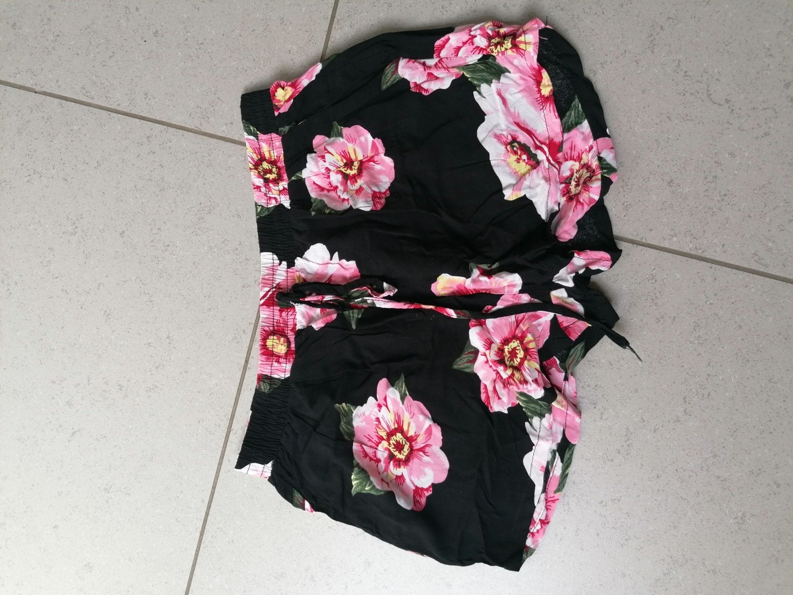 Hailys short, dames. mt M, Vêtements | Femmes, Culottes & Pantalons, Enlèvement ou Envoi, Taille 38/40 (M)