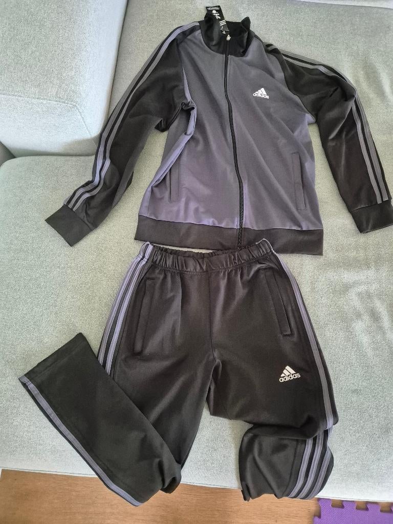 Trainingspak Adidas neuw, Ophalen