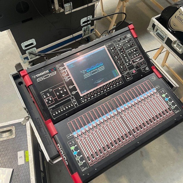 Digico SD9  waves optocore, Muziek en Instrumenten, Ophalen, Gebruikt, 20 kanalen of meer, Microfooningang