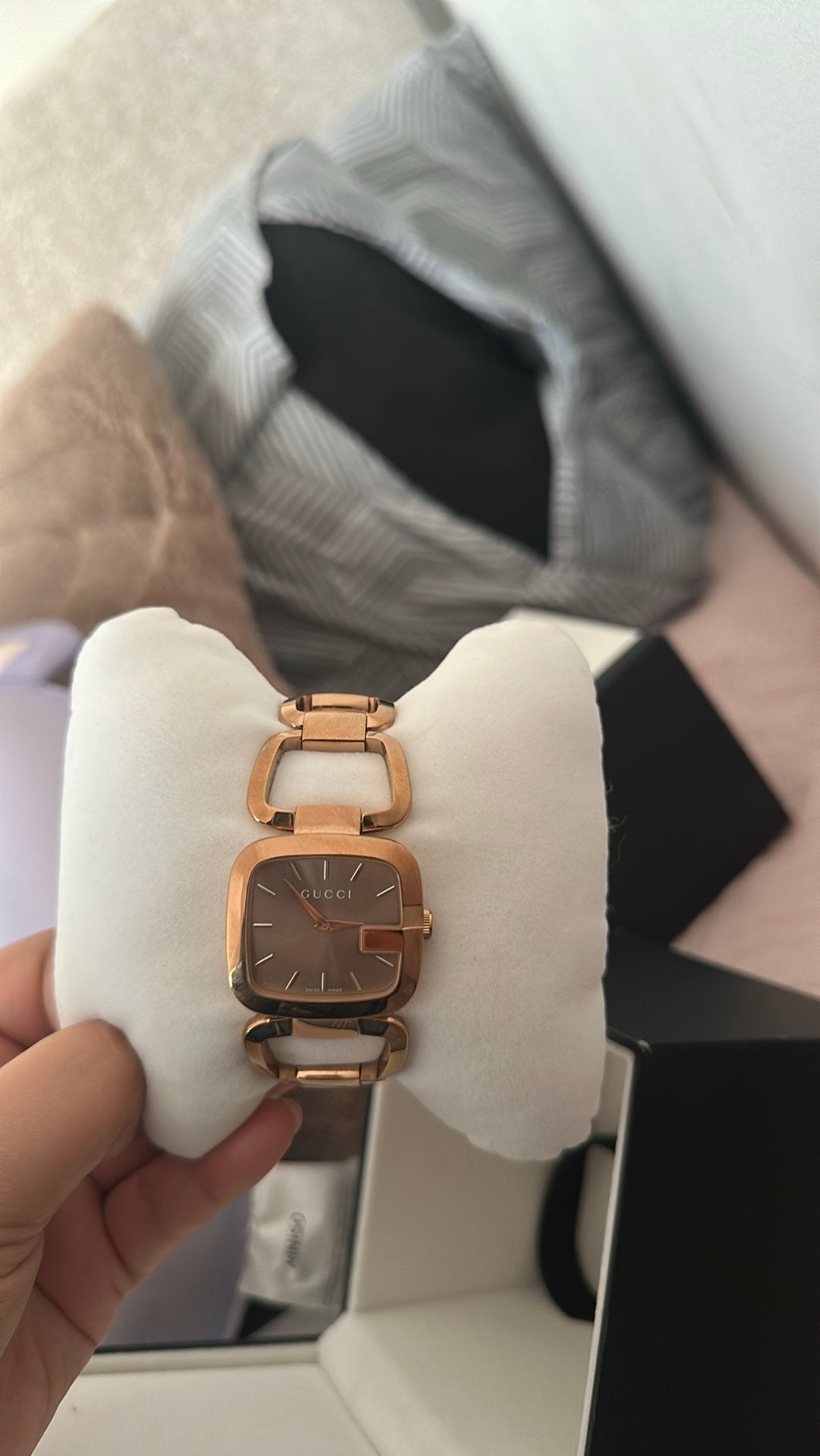 Montre femme Gucci, Bijoux, Sacs & Beauté, Enlèvement ou Envoi, Comme neuf