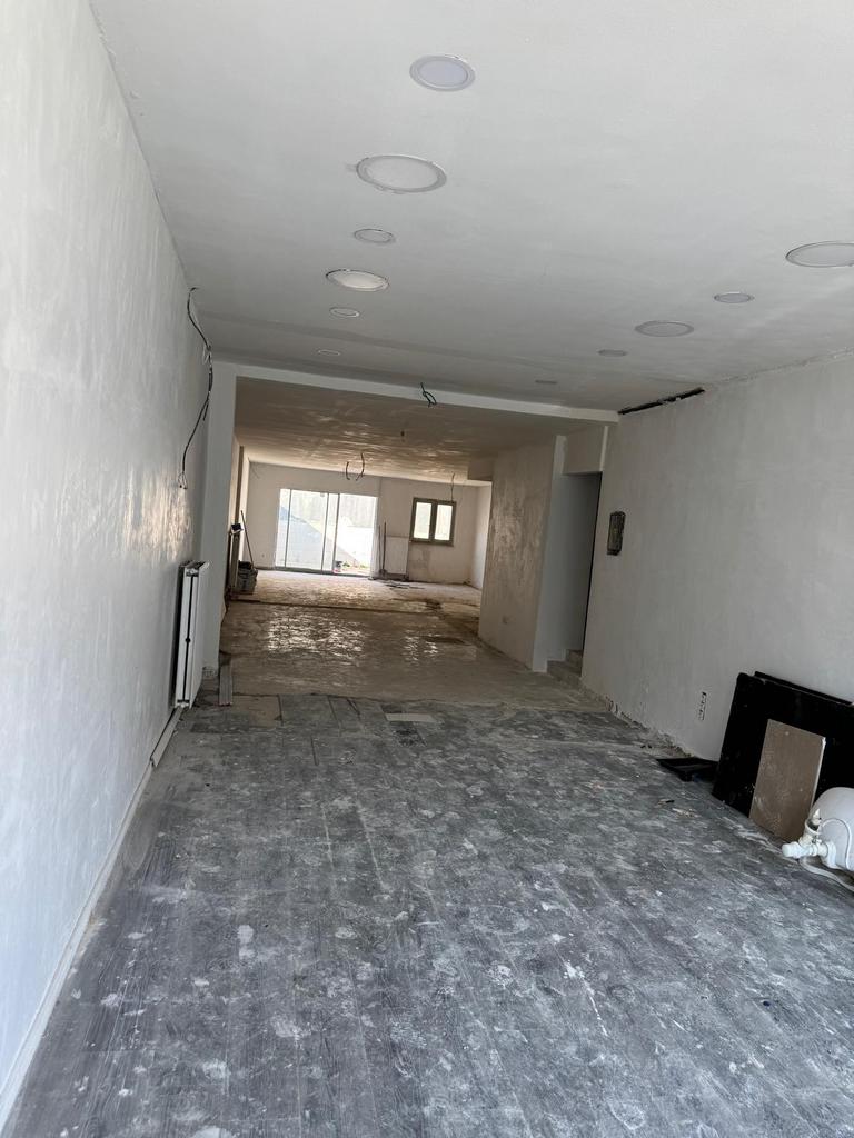 Te huur: Ruime winkel 190m² Deurne