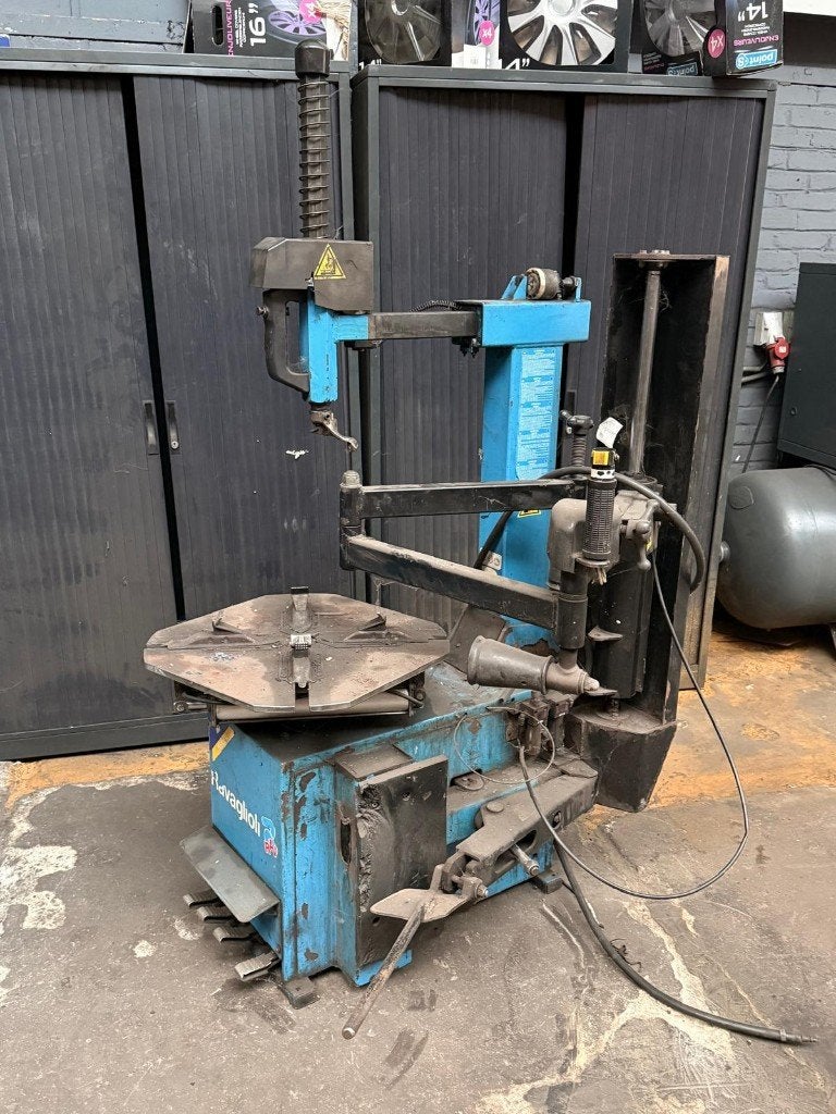 Lot de machine à pneu/ Démonte pneu Ravaglioli, Enlèvement