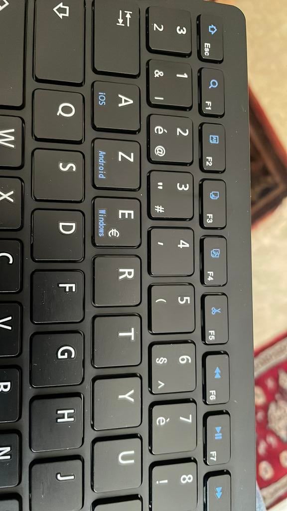 Bluetooth toetsenbord, Ophalen of Verzenden, Azerty, Zo goed als nieuw