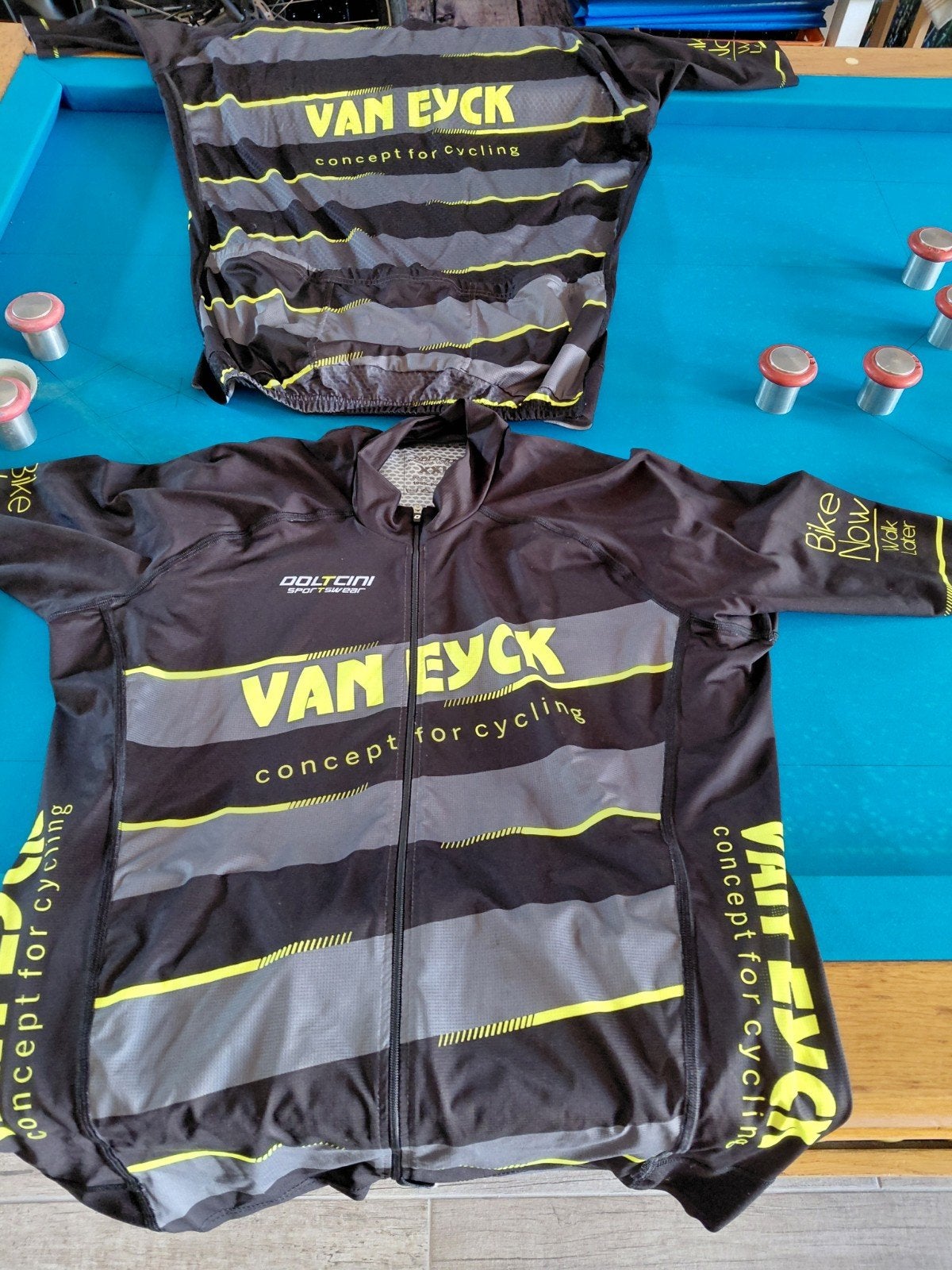 koers fietsshirten en korte broek, Sport en Fitness, Wielrennen, Ophalen, Zo goed als nieuw, Kleding