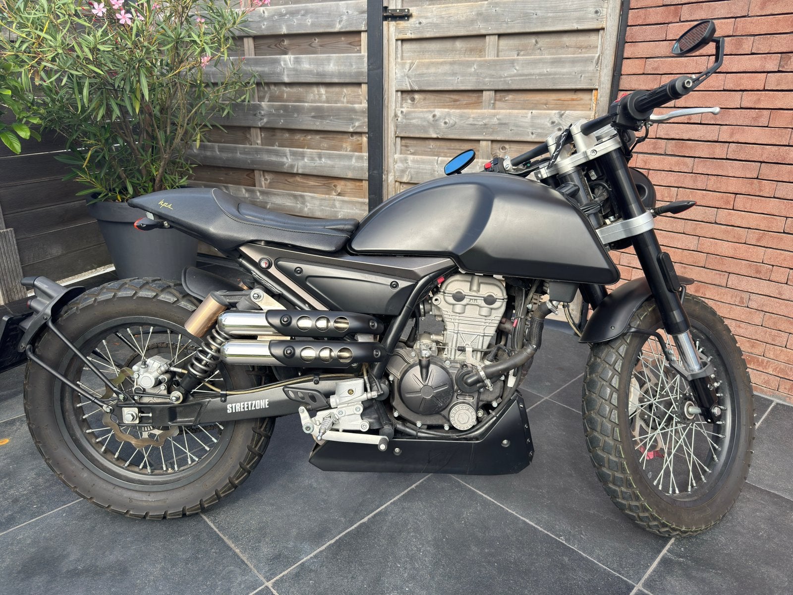 Mondial 125 hps abs "mat zwart" special edition, Ophalen, Zo goed als nieuw