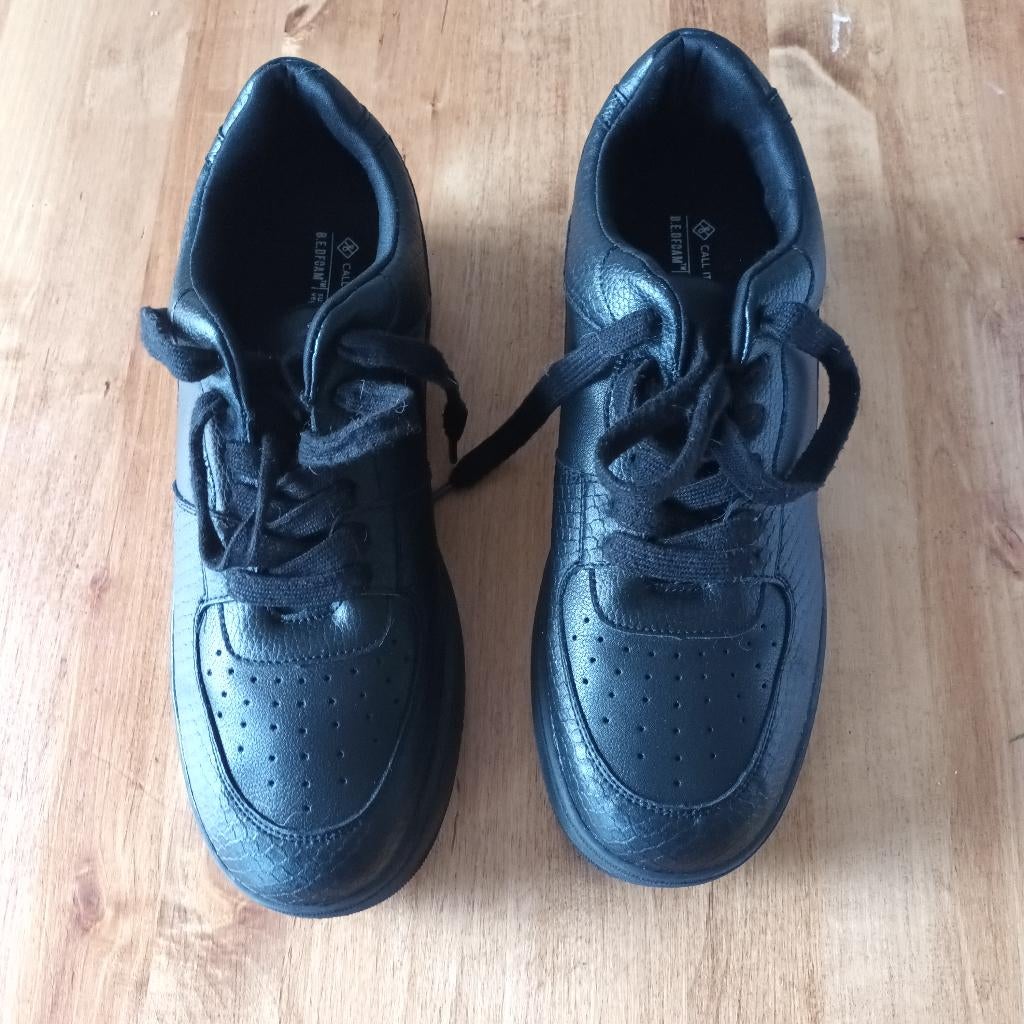 chaussure dame végane taille 40, Kleding | Dames, Schoenen, Zwart, Ophalen of Verzenden, Zo goed als nieuw, Werkschoenen