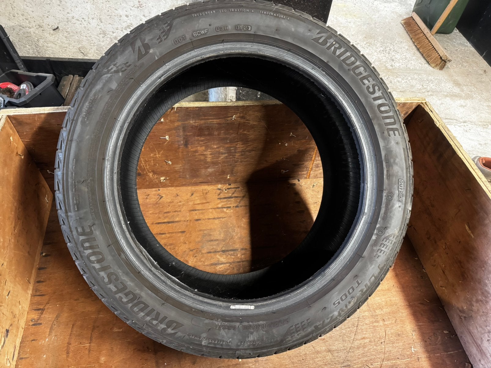 Bridgestone turanza t005  255/45 r18, Auto-onderdelen, Banden en Velgen, Ophalen, 18 inch, 255 mm, Band(en)