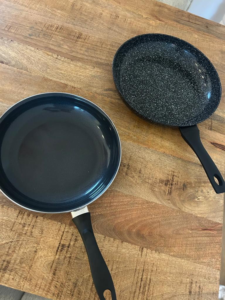 2 koekenpannen zo goed als nieuw, Ophalen, Zo goed als nieuw