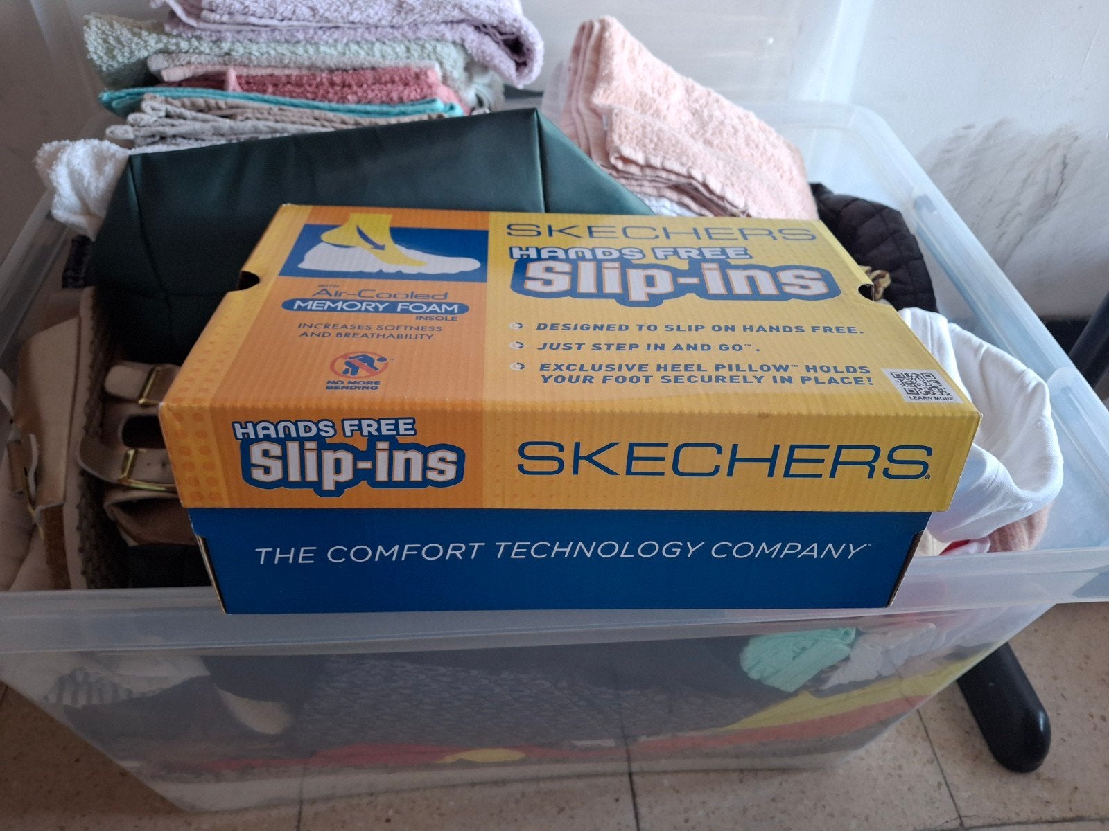 Twee paar nieuwe skechers .maat 39,5 en 40, Ophalen