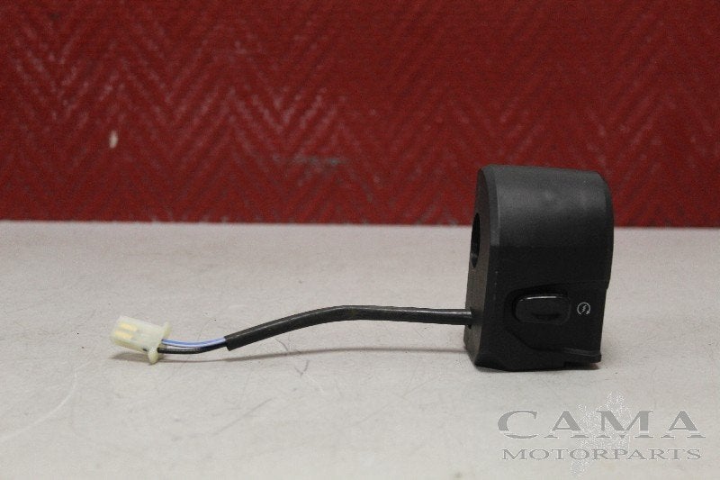 STUURSCHAKELAAR RECHTS Yamaha N-Max 125 (N MAX NMAX 125-A), Motoren, Dhr. S. di Majo, Gebruikt, Info@cama-motorparts.nl, P.J. Troelstraweg 8 8
3144 CX  MAASSLUIS, NL