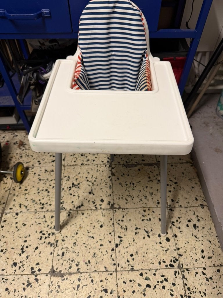 Kinderstoel Ikea + Steunkussen, Kinderen en Baby's, Ophalen, Zo goed als nieuw