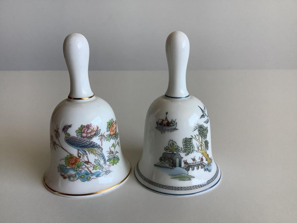 2 vintage Wedgwood porseleinen tafelbelletjes, Ophalen of Verzenden