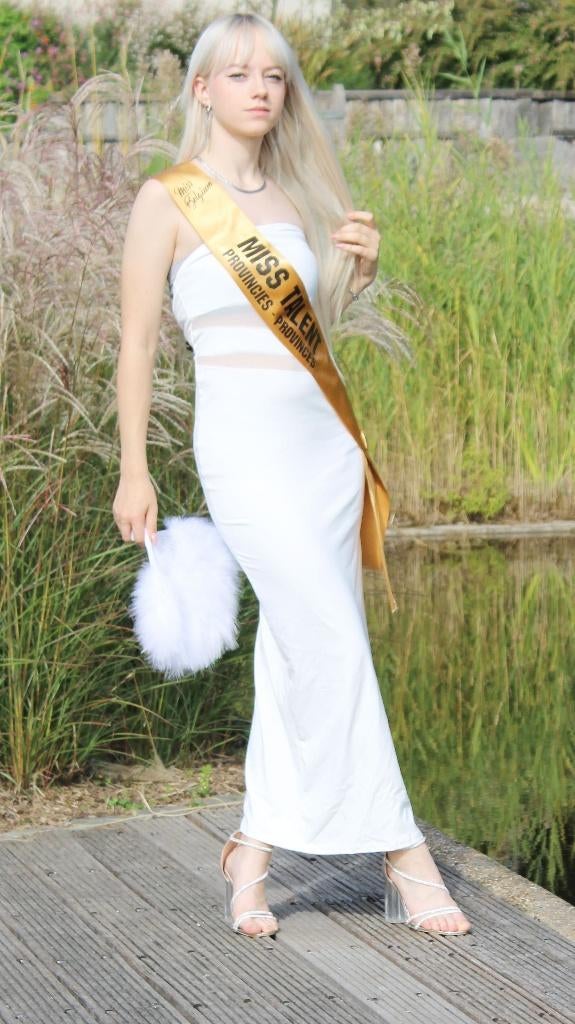 Robe de coktail blanche (T 36), Enlèvement ou Envoi, Taille 36 (S), Blanc, Robe de cocktail
