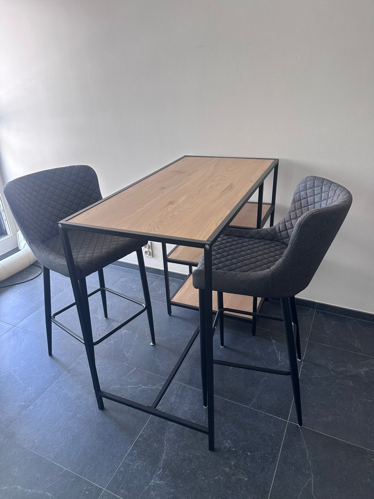 Industriële Bartafel met 2 Comfortabele Barstoelen, Enlèvement, Comme neuf