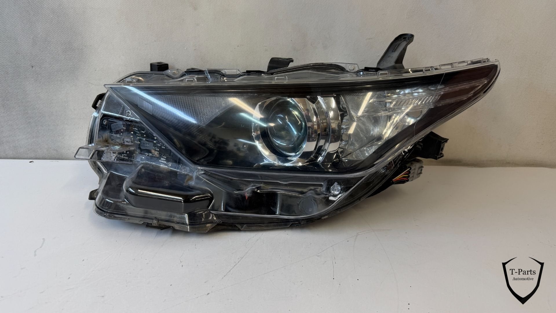 Toyota Auris E180 koplamp links 8115002K30 90070908, Info@toyota.co.jp, Gebruikt, Toyota Motor Corporation, Toyota-Cho 1
471-8571  Toyota City