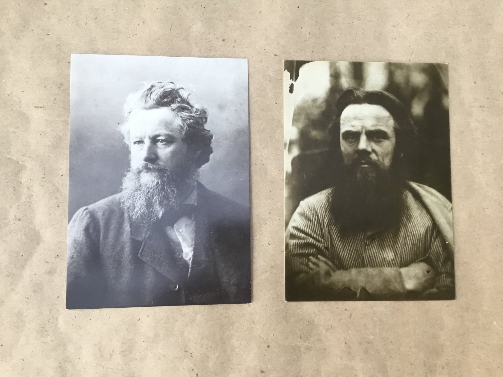 Twee postkaarten William Morris en William Holman Hunt, Verzamelen, Postkaarten | Themakaarten, Ophalen of Verzenden, Ongelopen