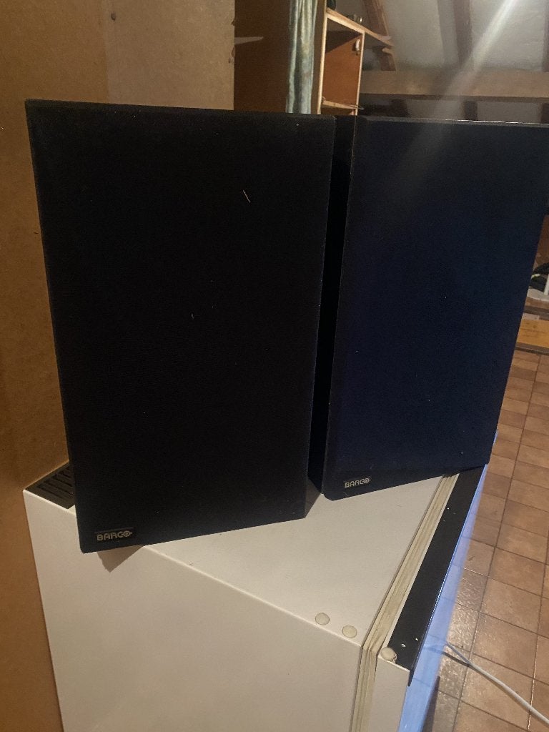 2 geluidsboxen Barco, Enlèvement