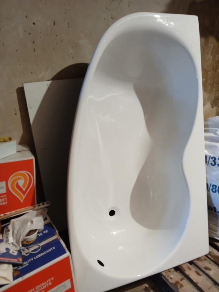 Baignoire asymétrique blanche – Très bon état –, Enlèvement ou Envoi, Neuf, Baignoire