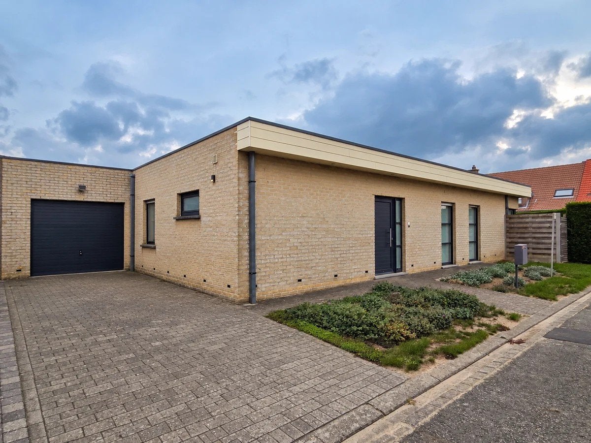 Huis 3 slaapkamers in Heule, Immo, Rez-de-chaussée, 283 kWh/m²/an, 200 à 500 m², Ventes sans courtier