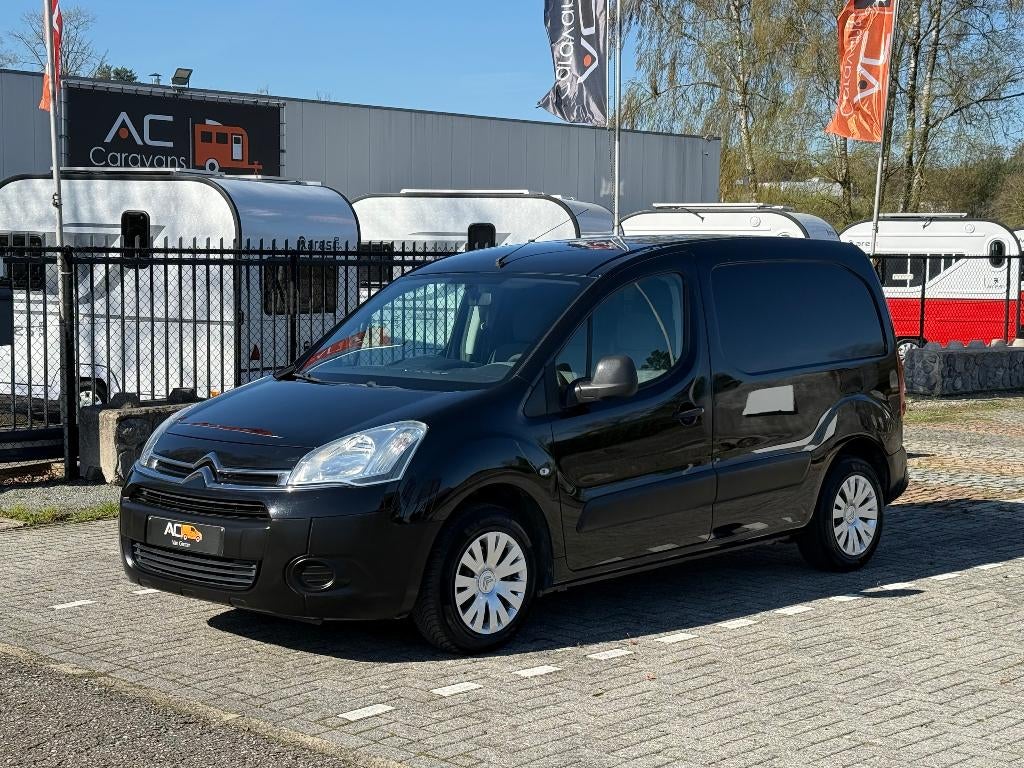 ✅Citroen Berlingo 1.6HDI/Airco/Garantie/Trekhaak/1.Eig/2013, Auto's, Voorwielaandrijving, Euro 5, Stof, Zwart