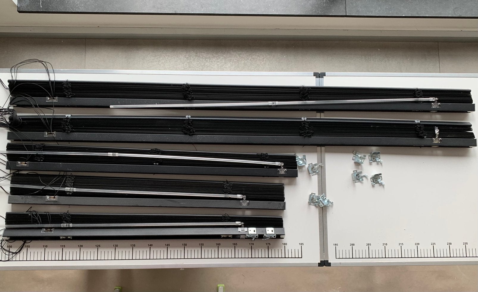 Zwarte metalen jaloezieën, 5 stuks - lees verder, Ophalen, Zo goed als nieuw, Jaloezie
