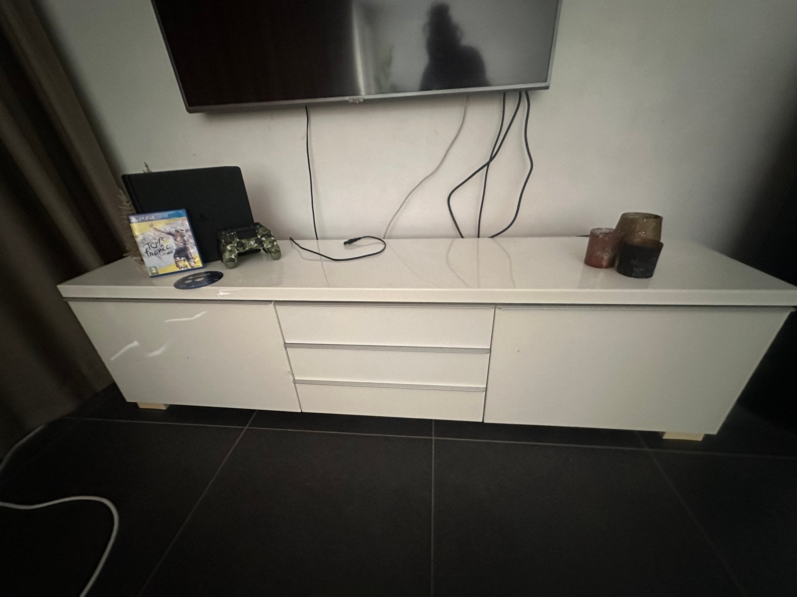 Ikea tv kast wit gelakt, Ophalen, Gebruikt, Overige materialen, Met klep(pen)