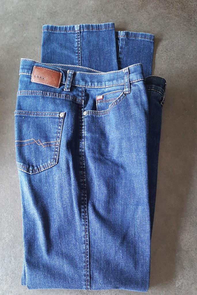 Te koop: Mooie jeansbroek van "Brax, Carola" 31/34, Vêtements | Femmes, Jeans, Comme neuf, W30 - W32 (confection 38/40), Bleu
