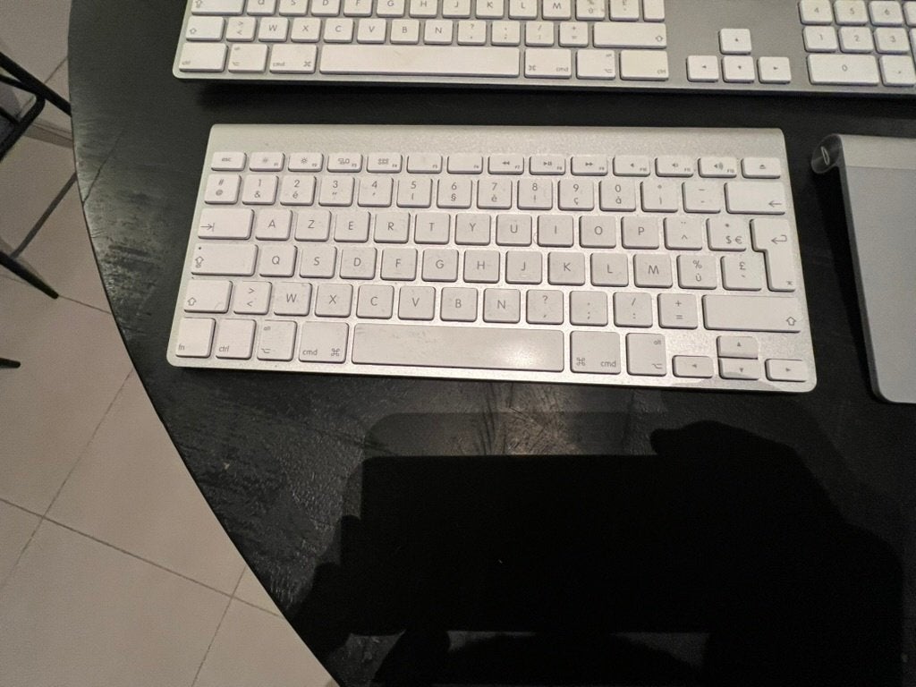 Apple Wireless Keyboard (A1314), Belgisch AZERTY, Ophalen, Gebruikt, Gaming toetsenbord, Azerty