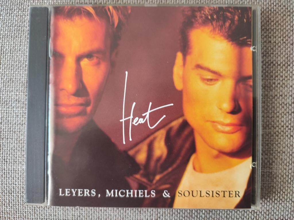 CD : SOULSISTER - HEAT, Cd's en Dvd's, Ophalen of Verzenden, Zo goed als nieuw