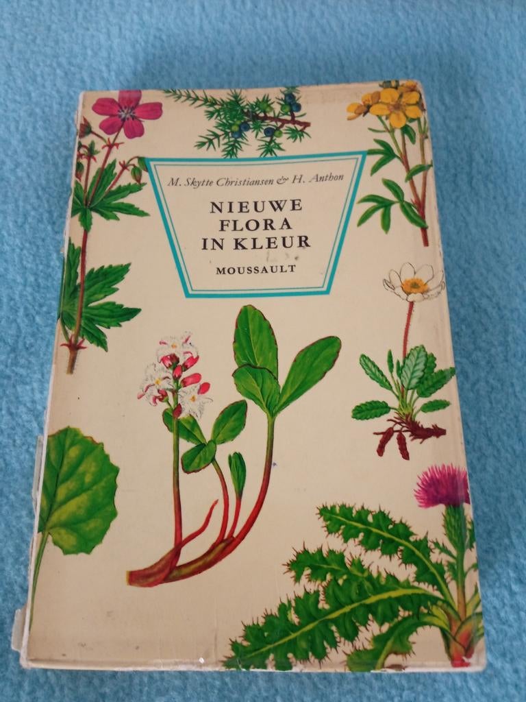 Nieuwe flora in kleur M.Skytte Christiansen &H.Anthon 1975, Gelezen, Bloemen, Planten en Bomen, M. Skytte Christiansen, Ophalen of Verzenden